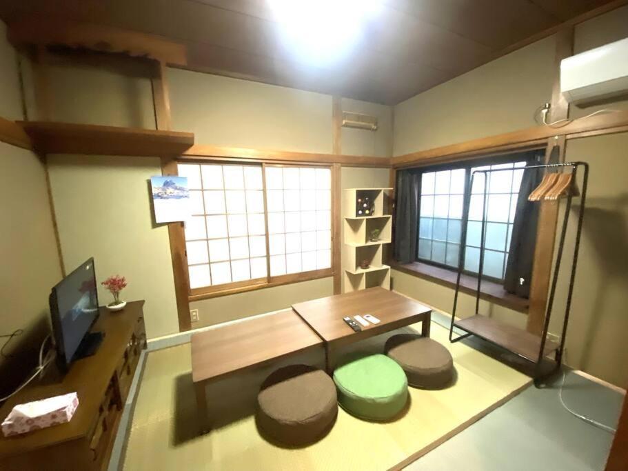 北千住ハウスー浅草ー秋葉原ー銀座ースカイツリー東京タワー他直通ー最大8人 Apartamento